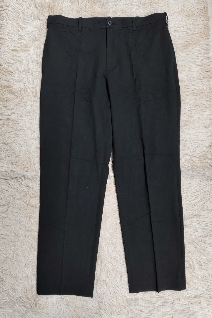 Uniqlo Smart Ankle Pants (Category: Trousers) located in Angeles City. Submitted by miss_independent01 (Listing ID 1466472805, Image 3). Description: Uniqlo Smart Ankle Pants Color: Black Width: 17.5 (Large on tag) Length: 37.5 MOP: Gcash ✅ Mine Now, Pay Now ✅ First to Pay, Gets the Item 📍 PAMPANGA Courier: JnT 🚚🚚 PM 💌💌.