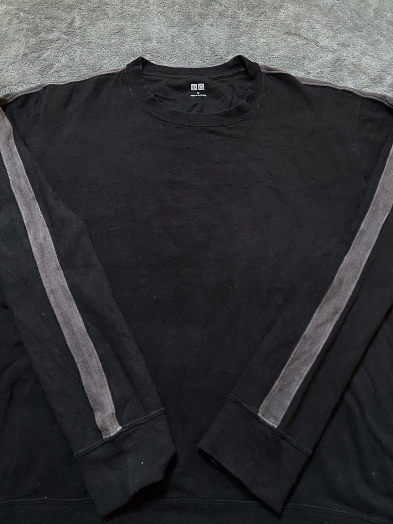 Uniqlo Sweatshirt (Category: Hoodies) located in Catarman. Submitted by value.fits (Listing ID 1466446791, Image 3). Description: Size:M.