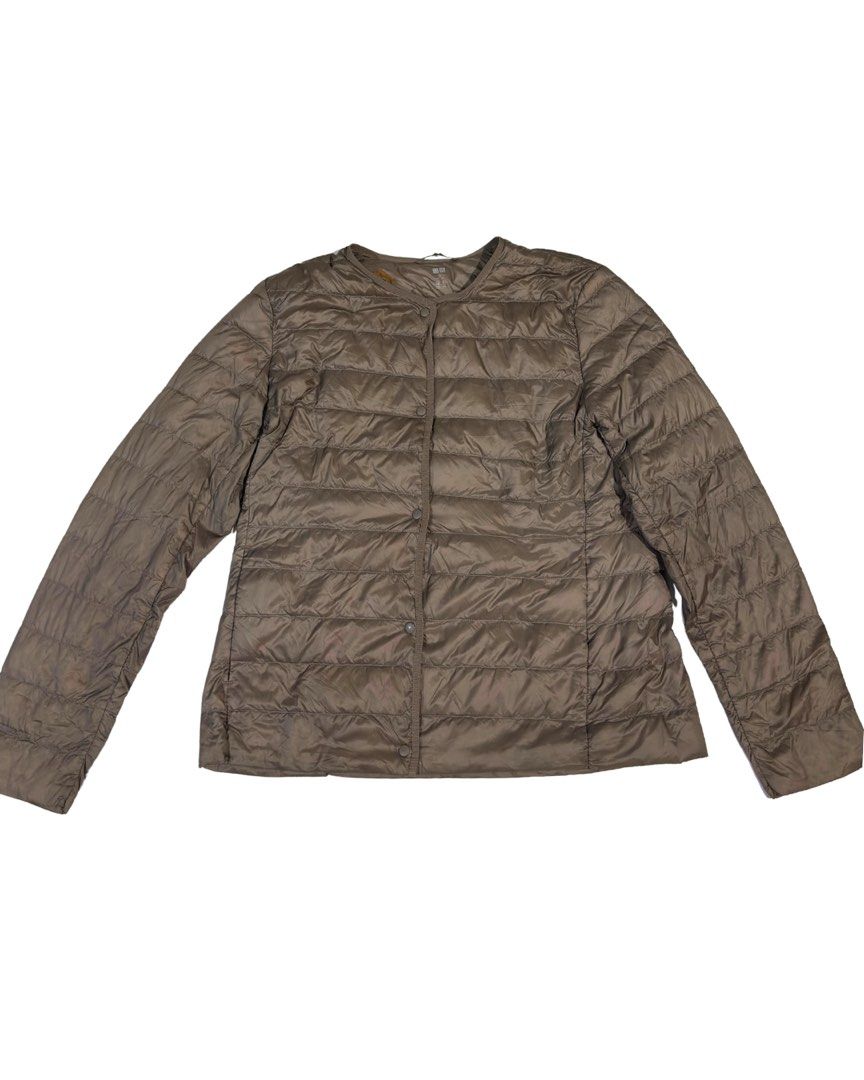 Uniqlo Taupe Lightweight Quilted Jacket (Category: Coats, Jackets and Outerwear) located in Mandaluyong City. Submitted by jiadeclutters (Listing ID 1466482720, Image 1). Description: .