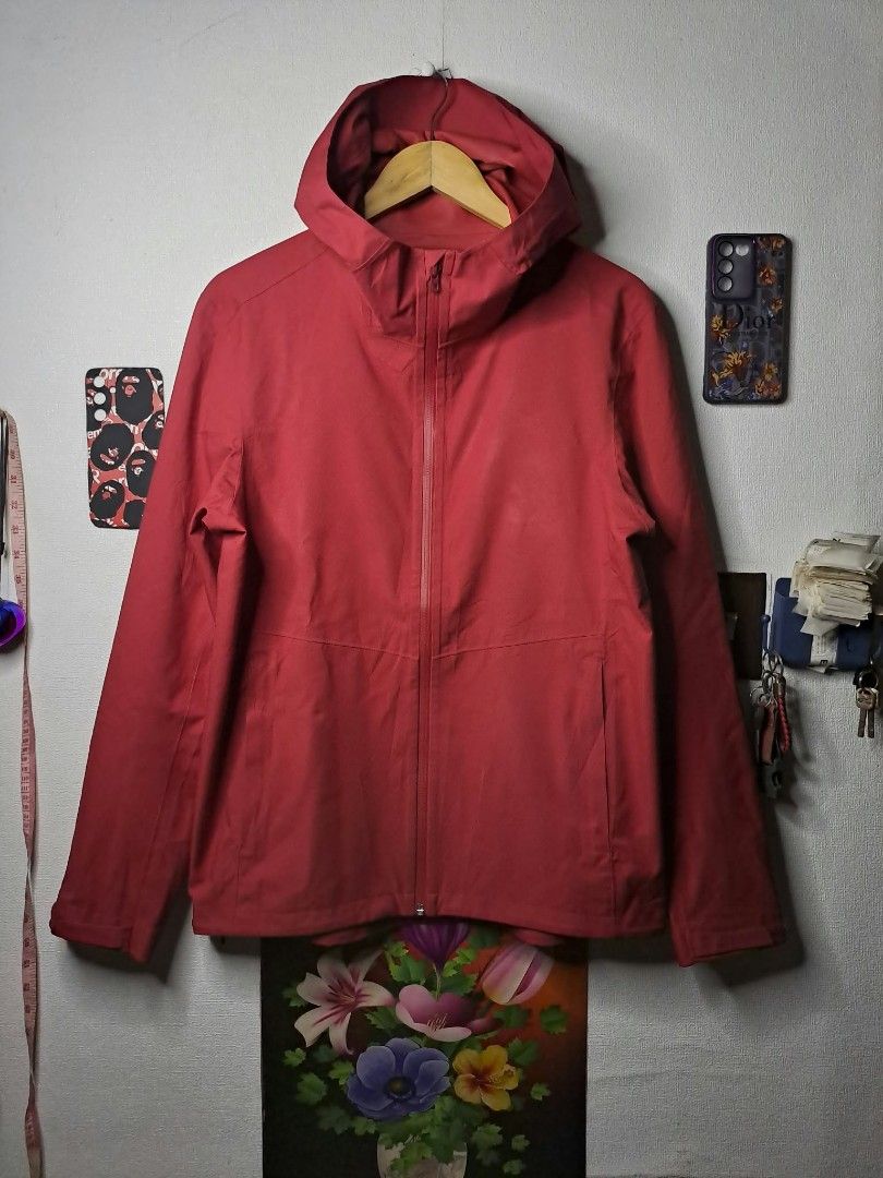 Uniqlo Windproof Zip - Up (Category: Activewear) located in Manila. Submitted by yaseen__73 (Listing ID 1466555091, Image 1). Description: Uniqlo Windproof Lightweight Carpetize Reverse Wearing Size : L / XL Dimensions : See Photo No Issue Nearly New Condition - Needs Re Wash or Best Offer J&T Lalamove G C A S H B A N K T R A N S F E R Seller's Location : 📍Brgy. Pansol, Q.C.