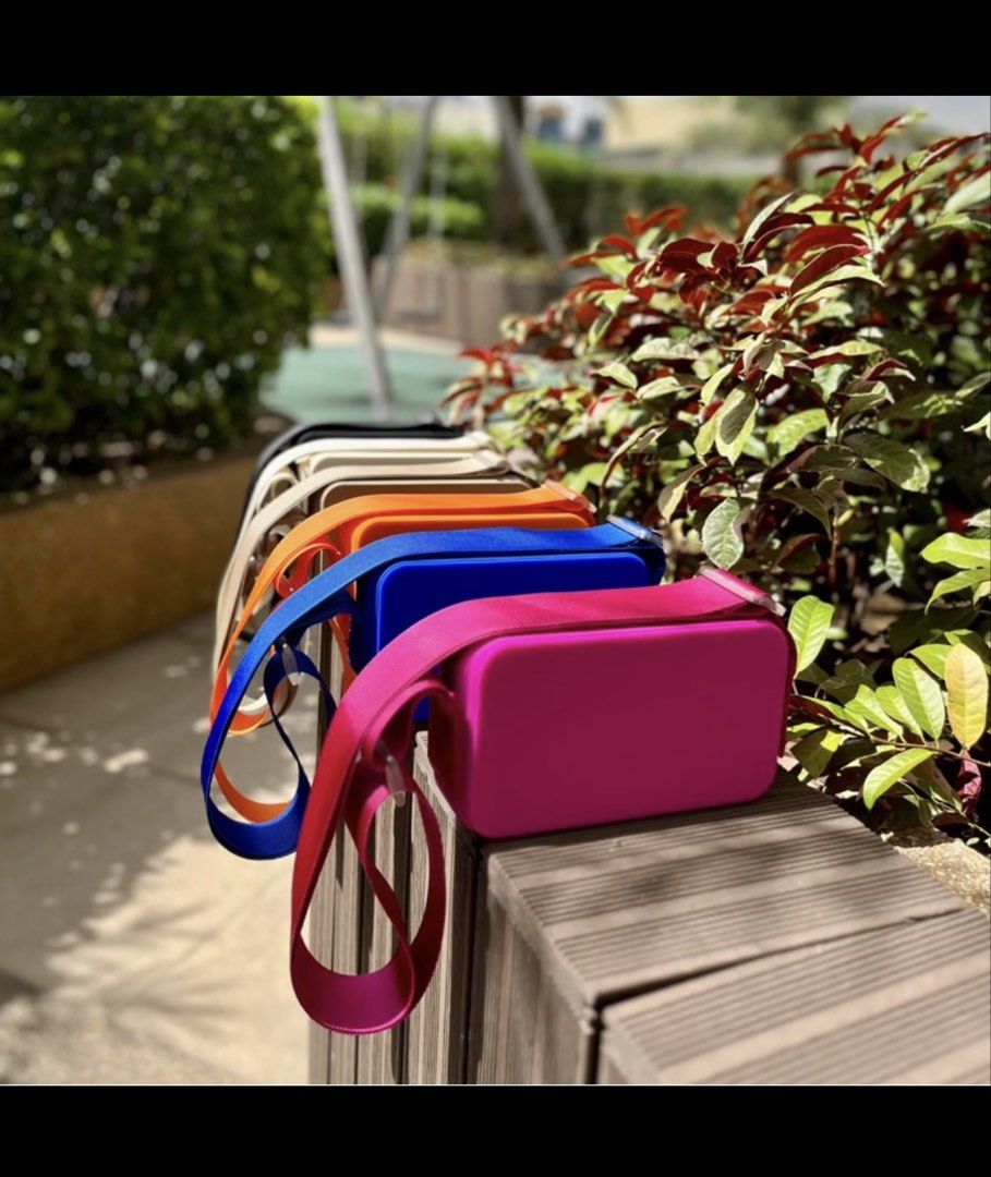 UV ESSENTIALS SWING SILICONE BAG (Category: Cross-body Bags) located in Cavite. Submitted by abadsarah (Listing ID 1466415552, Image 2). Description: Made of durable and 100% food grade silicone material resistant to water and stain. D Squash, fold, or twist it - the Swing Bags will always bounce back to its original shape. Shoulder straps are made of high quality nylon and fastened with clear buckle adjusters for that ultra chic vibe. Wear it cr