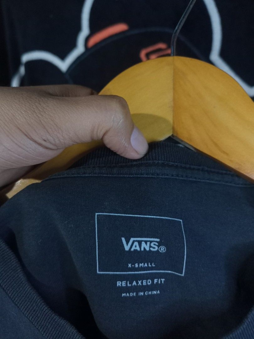 Vans Hot & Shreddy Tee (Category: Tshirts & Polo Shirts ) located in Castilla. Submitted by stignapamorma (Listing ID 1466489908, Image 3). Description: Size - 17.5x25 Condition - Excellent Color Rate - 8.5/10 Issue - Good Fade Price - 350+SF.