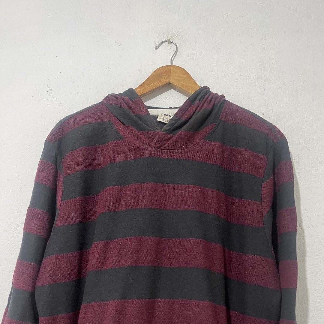 Vans Men's Hoodie Jacket [Large] (Category: Coats, Jackets and Outerwear) located in Quezon City. Submitted by jpsstore (Listing ID 1466458585, Image 2). Description: Size: Large Width: 21" Length: 28" Sleeve: 26" No issue MOP: Gcash SHIPPING: J&t | Lalamove .
