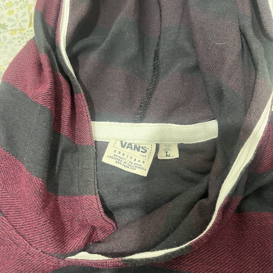 Vans Men's Hoodie Jacket [Large] (Category: Coats, Jackets and Outerwear) located in Quezon City. Submitted by jpsstore (Listing ID 1466458585, Image 3). Description: Size: Large Width: 21" Length: 28" Sleeve: 26" No issue MOP: Gcash SHIPPING: J&t | Lalamove .