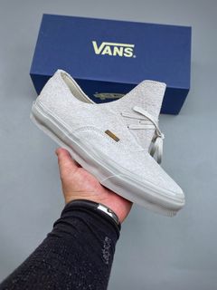 (Category: ) located in . Submitted by khai.uasneakers (Listing ID 1466453086, Image 1). Description: .