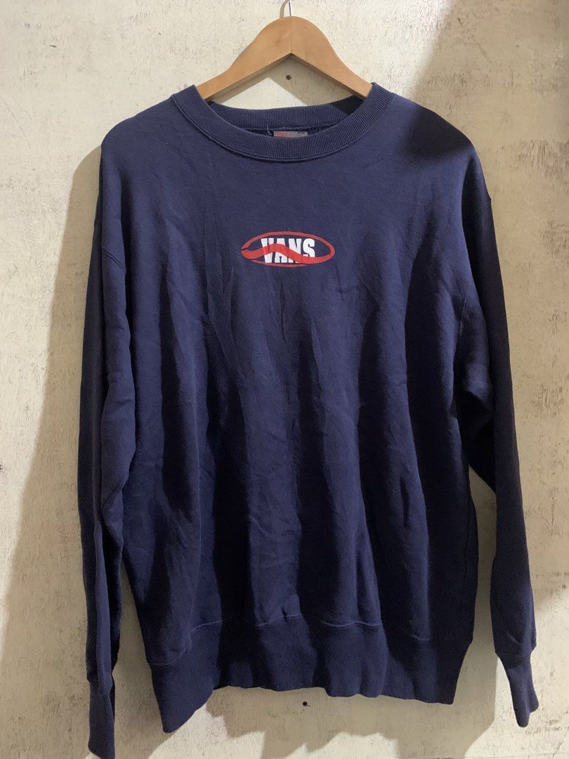 Vans vintage sweatshirt (Category: Activewear) located in Zamboanga. Submitted by totsthrifted (Listing ID 1466527640, Image 1). Description: EXCELLENT CONDITION NO ISSUE SIZE: LARGE PM📩.