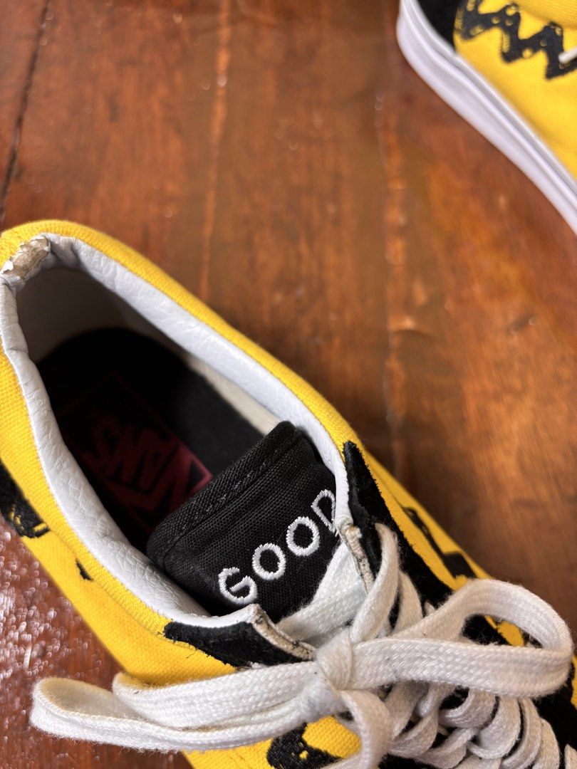Vans x Peanuts (Category: Casual Shoes) located in Manila. Submitted by earlylifecrisis3 (Listing ID 1466452244, Image 3). Description: Size 11 Condition 9/10 Measure it by inch Insole: 11 Outsole: 12 Heels: 1.5 •Refund / Returns not allowed allowed •Please do check the dimensions size on labels sometimes are not accurate on the sizing •Ask me before purchasing.