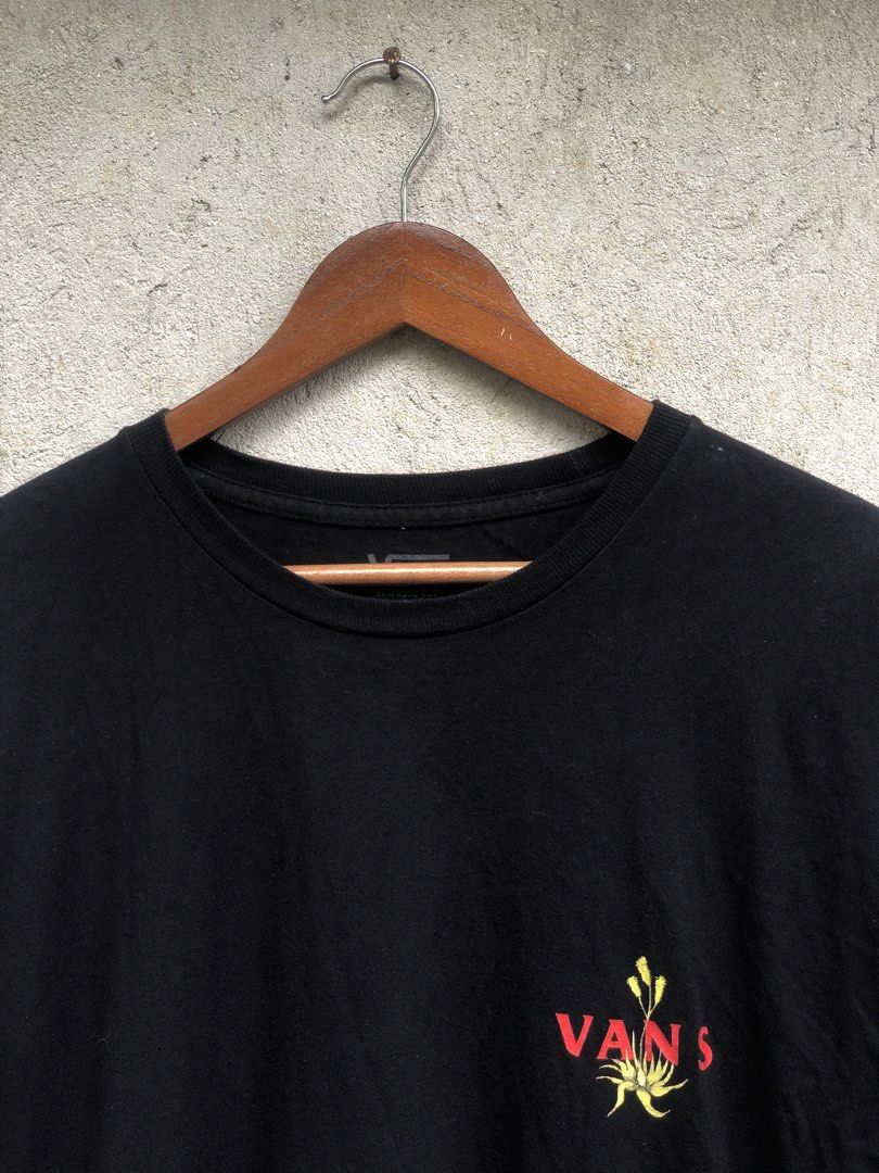 VANS"DESERT PACK TSHIRT" (Category: Activewear) located in Cebu City. Submitted by jeboxjayveejebo (Listing ID 1466386204, Image 2). Description: VANS "DESERT PACK TSHIRT"🔥🔥🔥 ‎W📏22.5 ‎L📏33 ‎▪️Color rate-9.5/10 ‎▪️Condition rate-9.5/10 ‎▪️Issue-1 TINY PINHOLE MINIMAL CRACKPRINTS (NOT VISIBLE)‼️ ‎EXCELLENT CONDITION🔥 ‎DM FOR THE CLAIM PRICE🏷️ ‎ ‎Message us for more questions or reservations. ‎💡Actual color may vary due to lighting ‎ ‎DISCLA