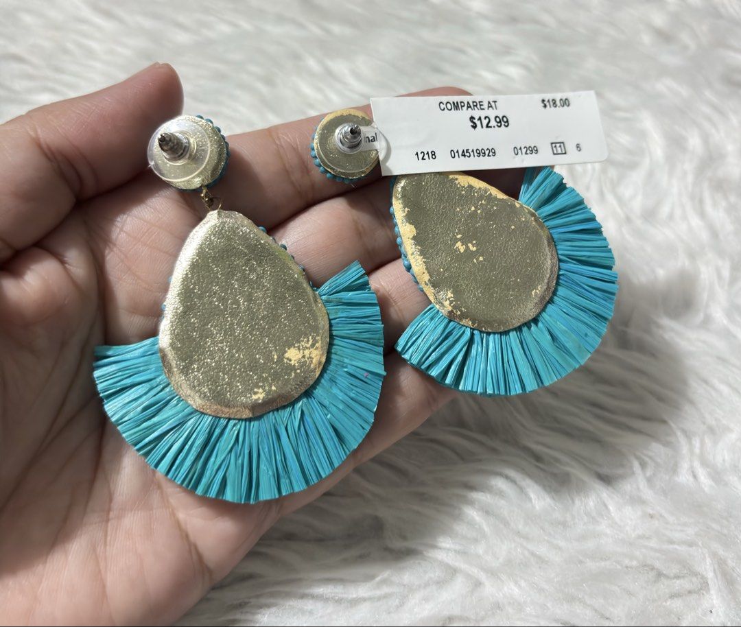 Vibrant turquoise drop earrings (Category: Earrings) located in Paranaque City. Submitted by dalle_closet (Listing ID 1466489763, Image 3). Description: nice pa ito may fade lang ung gold sa likod .