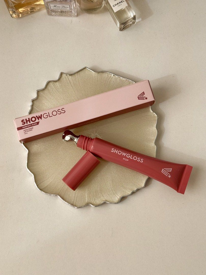 Vice Co SHOWGLOSS High Shine Lip Gloss Pop (Category: Makeup) located in Taguig. Submitted by kitty.bloom (Listing ID 1466390117, Image 1). Description: 🛒Brand: VICE CO SHOWGLOSS - Product: High Shine Lip Gloss - Shade: Pop - Condition: Brand new ✨makeup decluttering💋.