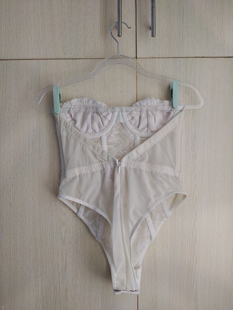 Victoria's Secret White Bodysuit (Category: Bikinis & Swimsuits) located in Bacoor. Submitted by lieze (Listing ID 1466442920, Image 3). Description: used thrice only see thru may wire sa bra part corset type v cut sa back.