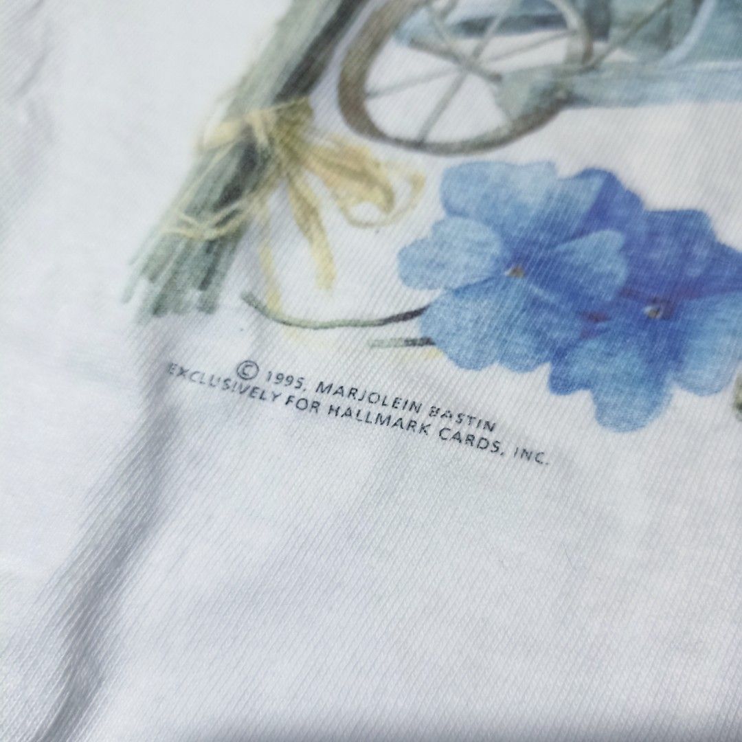 Vintage 1995 Marjolein Bastin (Category: Shirts) located in Davao. Submitted by anythin6 (Listing ID 1466502389, Image 3). Description: Excellent Condition Dimes: 22/30 Add Shipping Fee.