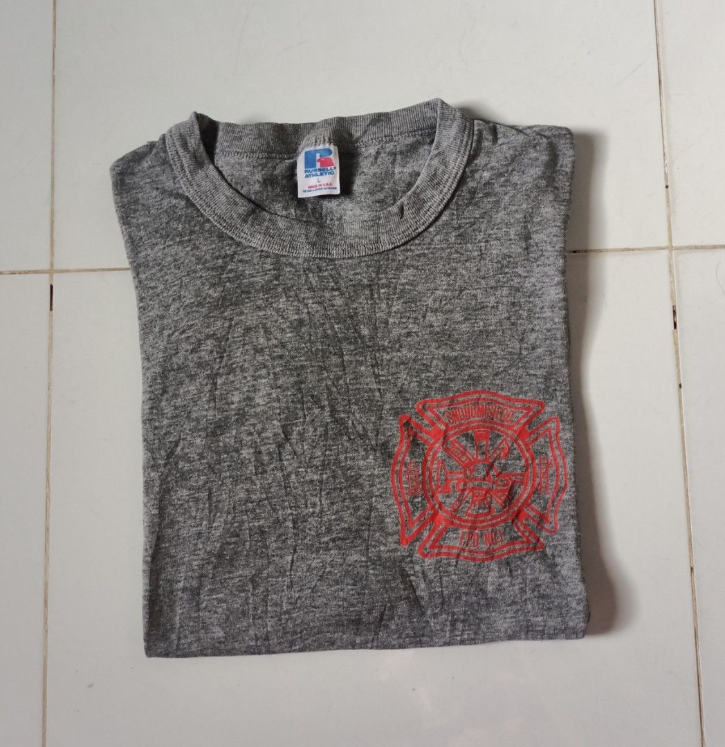 Vintage 89's russell Athletic tee (Category: Tshirts & Polo Shirts ) located in Asingan. Submitted by arnelpalaris8 (Listing ID 1466551817, Image 1). Description: Vintage 80's russell athletic Tee Size Large 21 width 27 Length Verygood condition PM ME.