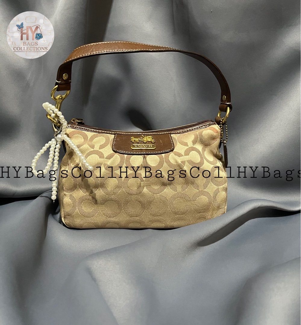 Vintage Coach Killybag (Category: Luxury Bags & Wallets) located in Davao. Submitted by harryybane90592 (Listing ID 1466423106, Image 1). Description: .