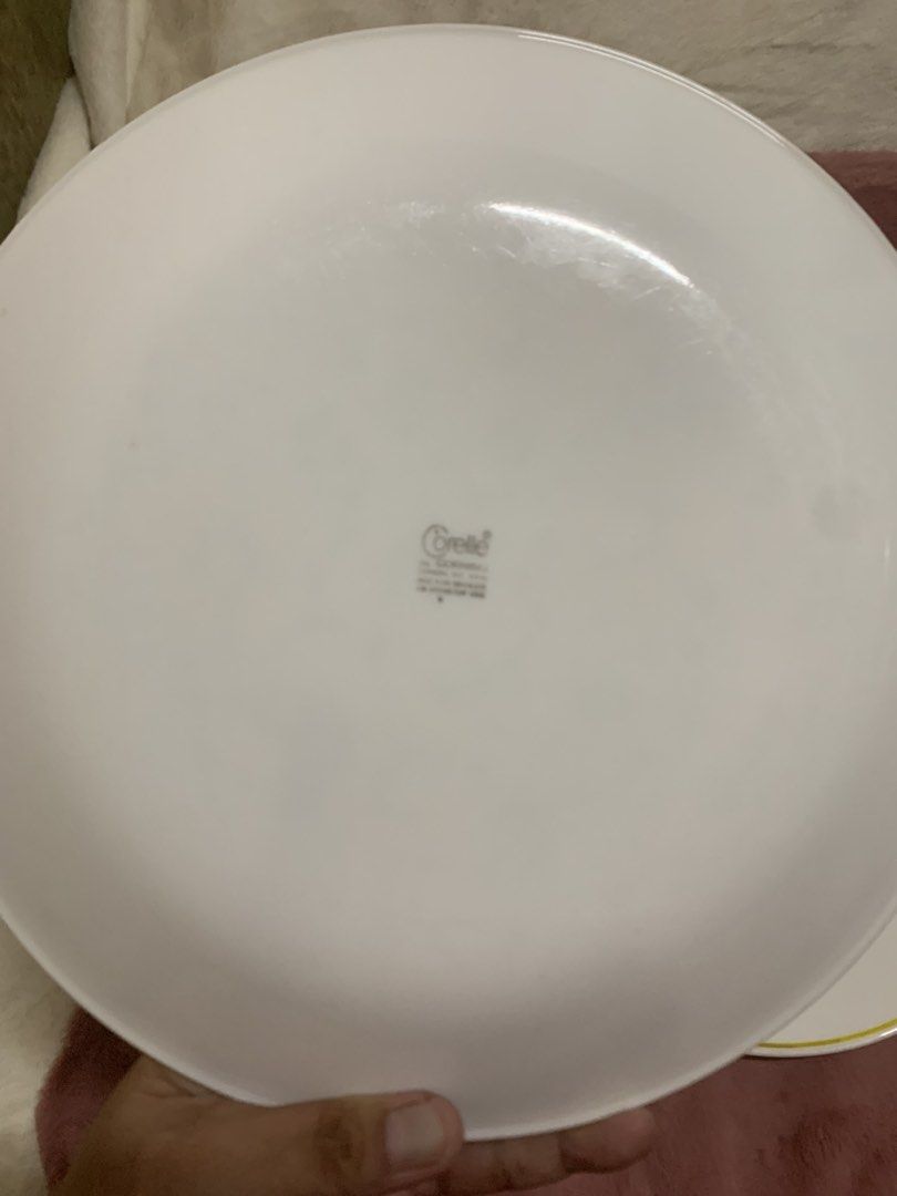Vintage Corelle April Plates 3pcs (Category: Dinnerware & Cutlery) located in Las Pinas. Submitted by erd17declutters (Listing ID 1466559561, Image 2). Description: vintage Corelle April pattern dishes from the 1970s. Plate Details • Corelle April Design: Features a cheerful cluster of yellow flowers and green leaves in the center with a thin yellow rim. • Material: Made of durable, lightweight white vitrelle glass. 📍 Las Pinas City 💵 Union Dig