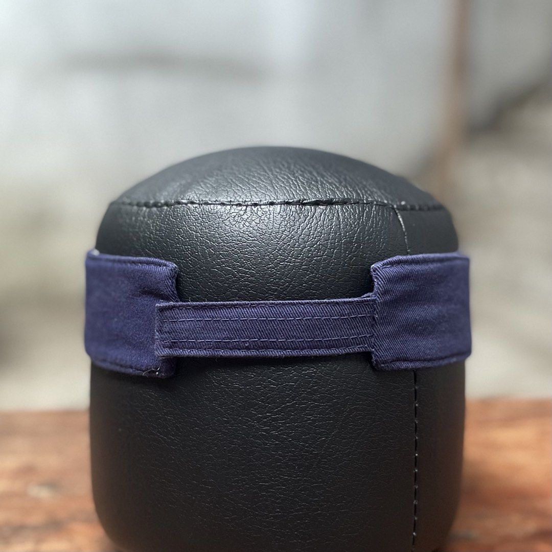 Vintage D&G Dolce & Gabbana Visor (Category: Caps & Hats) located in Pandi. Submitted by 28hundreds (Listing ID 1466525544, Image 3). Description: Vintage D&G Dolce & Gabbana Visor OSFA (one size fits all) excellent condition, authentic, vintage piece from 90’s - early 2000’s, velcro strap see detailed pics to appreciate the piece thank you. - 1500 negotiable / bulacan.