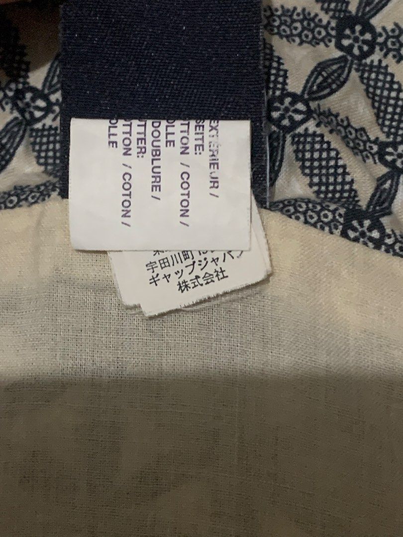 vintage GAP Flared A-Line Midi Skirt (Category: Skirts) located in Manila. Submitted by yuicouqui (Listing ID 1466493928, Image 3). Description: NEGOTIABLE - Brand: GAP - Size: 6 - Design: Black and white floral/geometric pattern with a flare silhouette and pleated hem - Material: 100% cotton (shell and lining) - Closure: Side zipper - Condition/Vibe: Great for warm weather styling - Made in: Thailand.