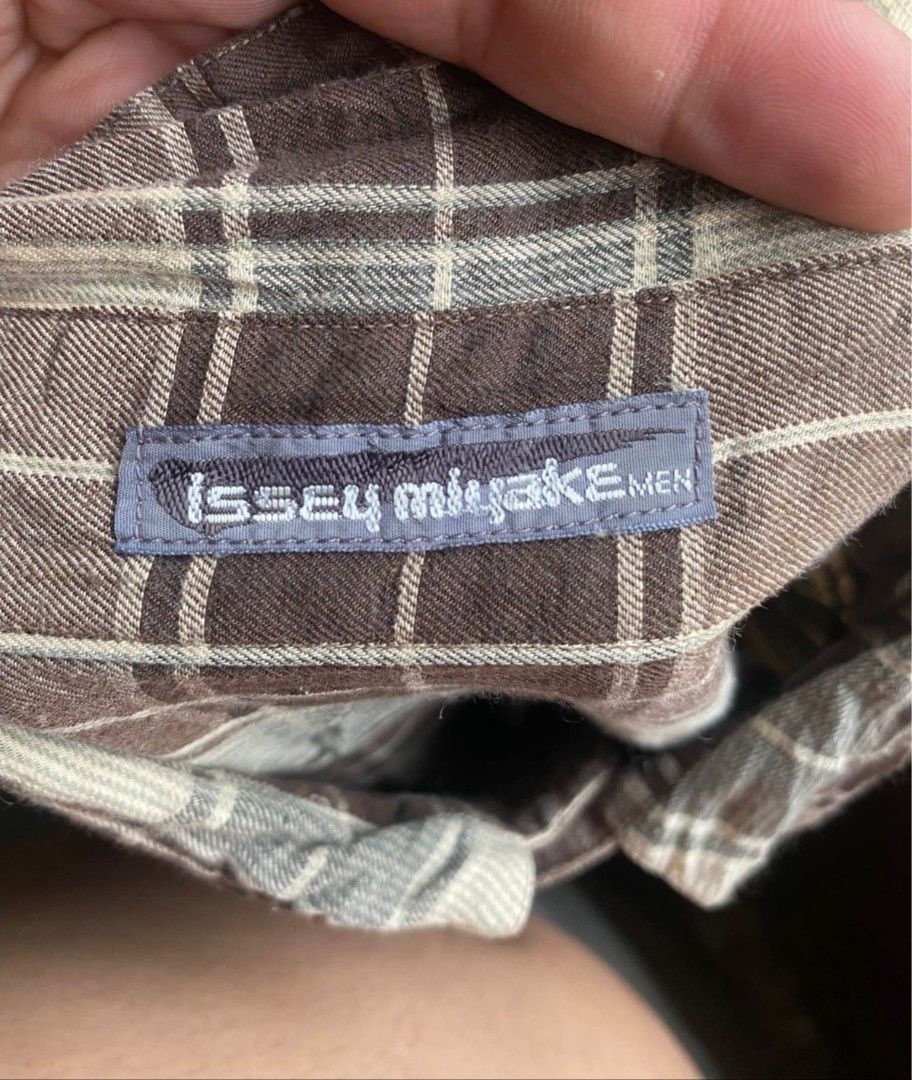 Vintage Issey miyake (Category: Formal Shirts) located in Davao. Submitted by archives_co. (Listing ID 1466498057, Image 2). Description: Good condition No issue Hearing offers 3700 current offer as of now Claim 4500.