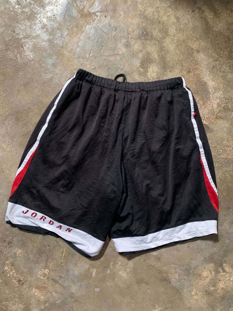 Vintage Jordan (Category: Shorts) located in Manila. Submitted by clutchthrift (Listing ID 1466479278, Image 2). Description: Vintage Jordan Size L on tag Price 650.