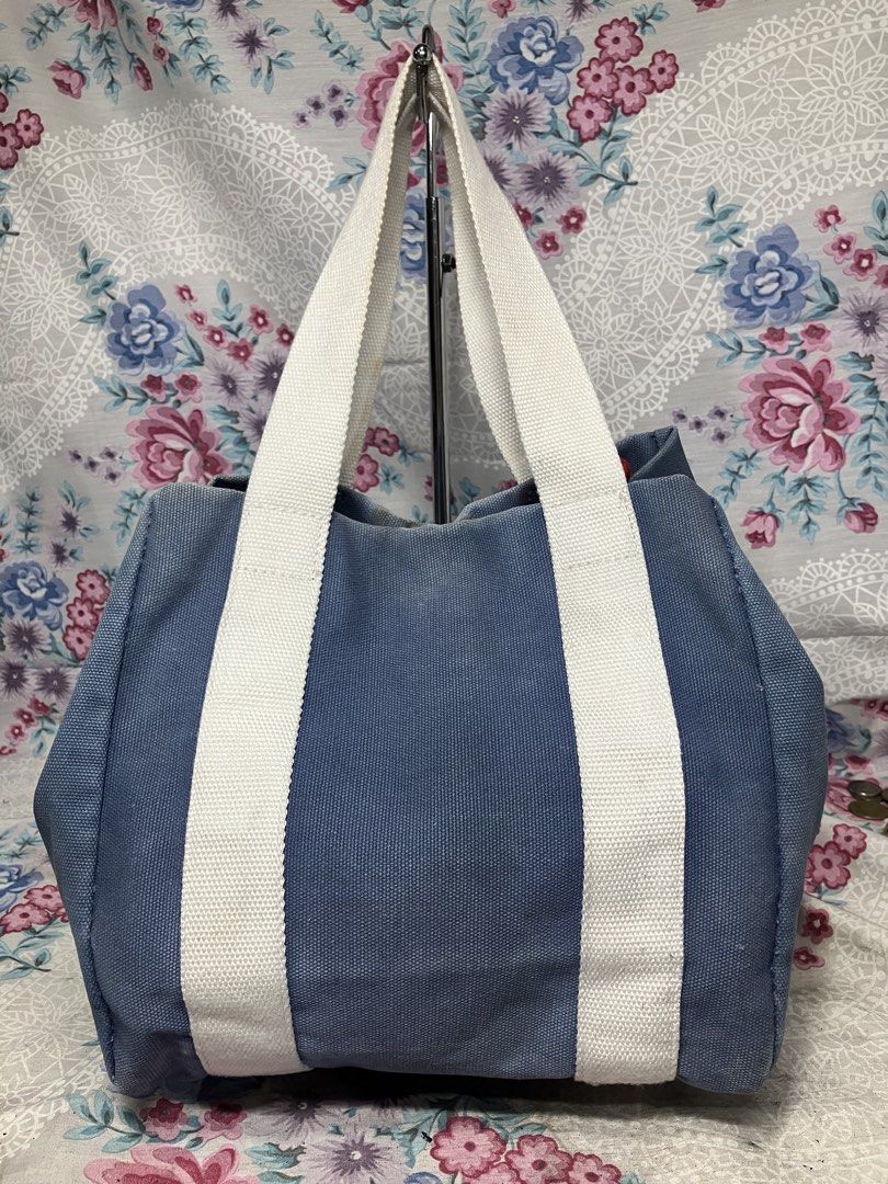 VINTAGE LACOSTE MINI CANVAS TOTE BAG (Category: Tote Bags) located in General Mariano Alvarez. Submitted by adonid (Listing ID 1466384307, Image 2). Description: VINTAGE LACOSTE MINI CANVAS TOTE BAG GOOD CONDITION NORMAL SIGN OF USAGE ONLY.