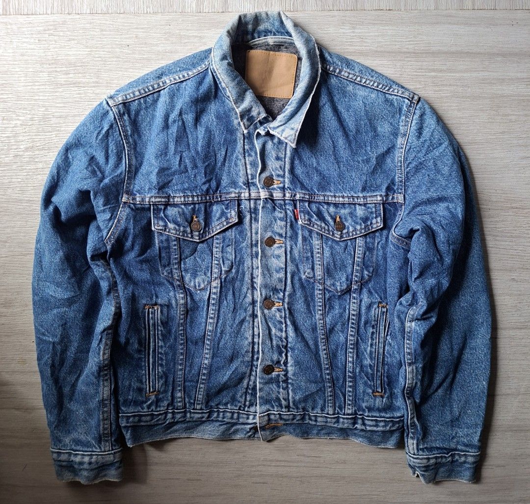 Vintage levis denim sherpa jacket (Category: Coats, Jackets and Outerwear) located in Panabo. Submitted by creticalfinds (Listing ID 1466517395, Image 1). Description: Vintage levis denim sherpa jacket.