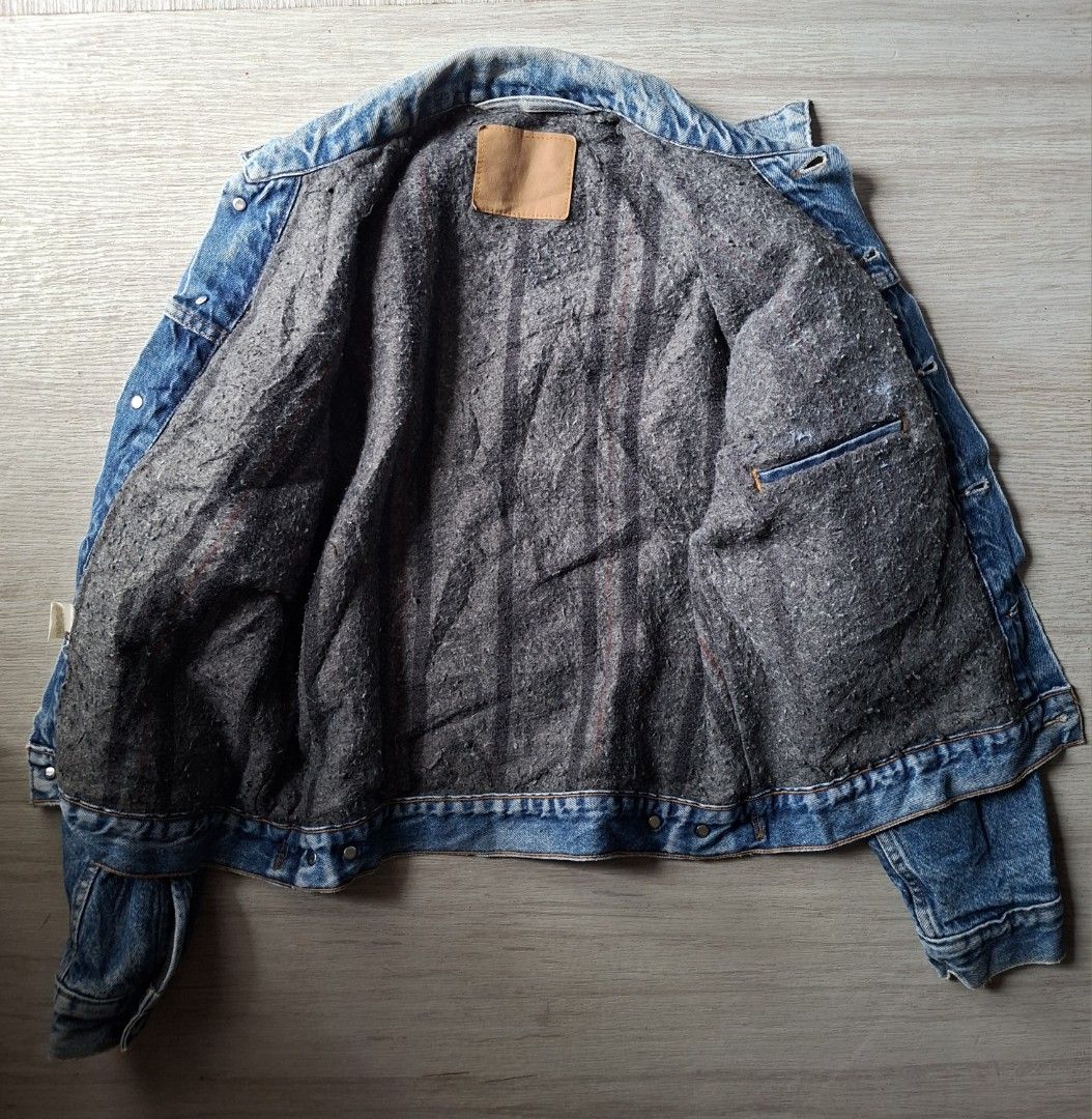 Vintage levis denim sherpa jacket (Category: Coats, Jackets and Outerwear) located in Panabo. Submitted by creticalfinds (Listing ID 1466517395, Image 2). Description: Vintage levis denim sherpa jacket.
