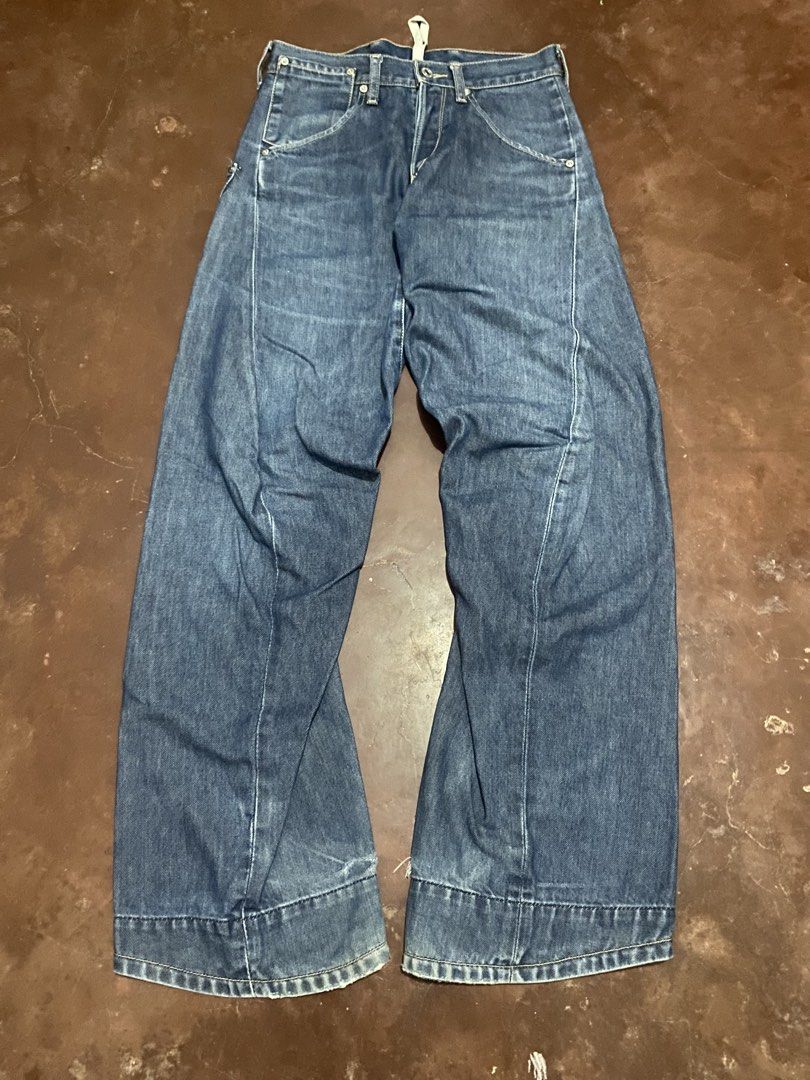 Vintage Levi’s Engineered Buckle Back Bootcut (Category: Jeans) located in Malita. Submitted by ronnyboi (Listing ID 1466563218, Image 3). Description: Bootcut W:29 L:40 T:11.5 H:9 Mine:2200.
