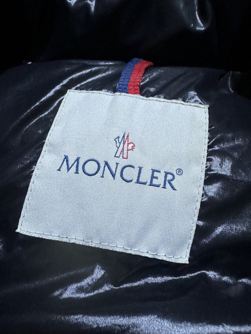 vintage moncler maya down jacket (Category: Coats, Jackets and Outerwear) located in Baguio. Submitted by nieldan.2 (Listing ID 1466458083, Image 3). Description: excellent condition issue: missing hood size 1.