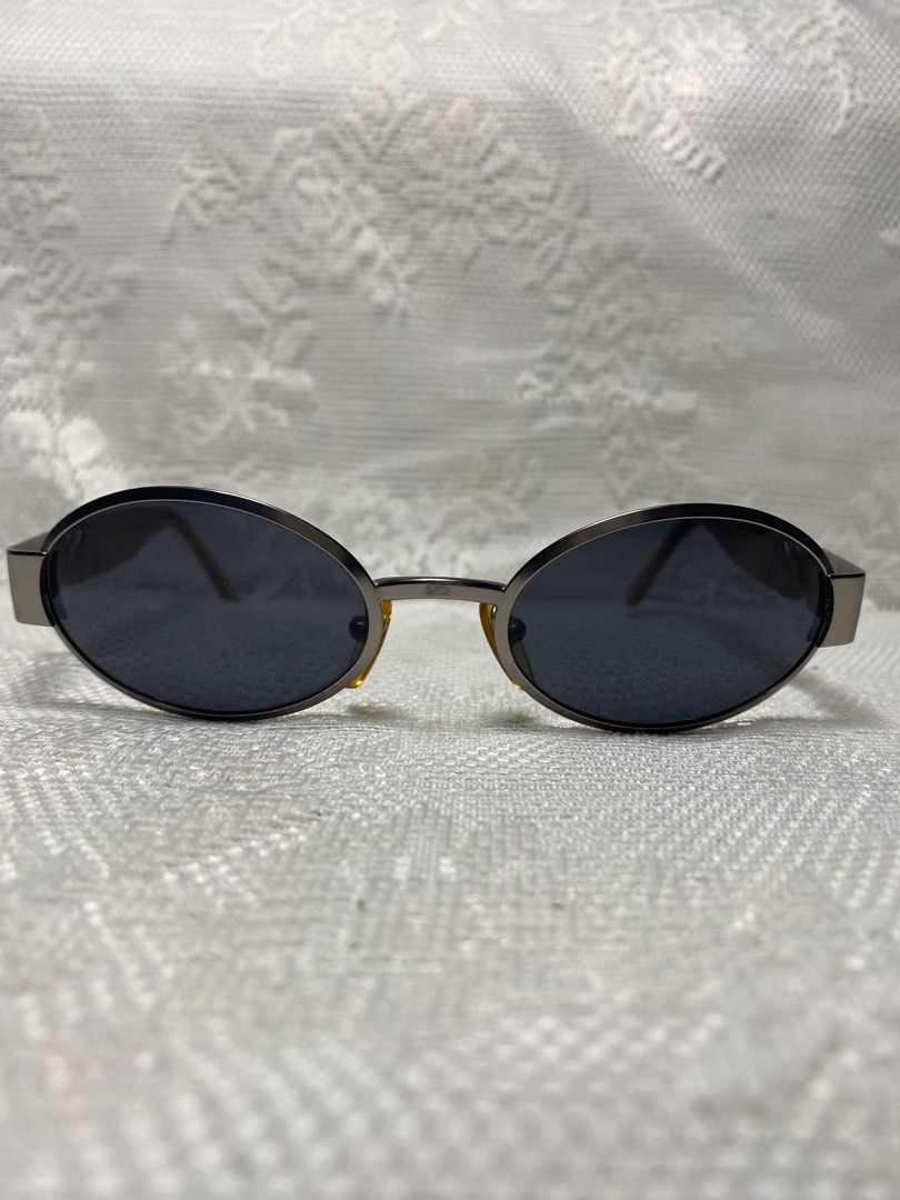 Vintage Moschino oval sunglasses (Category: Sunglasses & Eyewear) located in Angeles City. Submitted by noagrace (Listing ID 1466348656, Image 1). Description: Vintage Moschino oval sunglasses Excellent condition P1500.