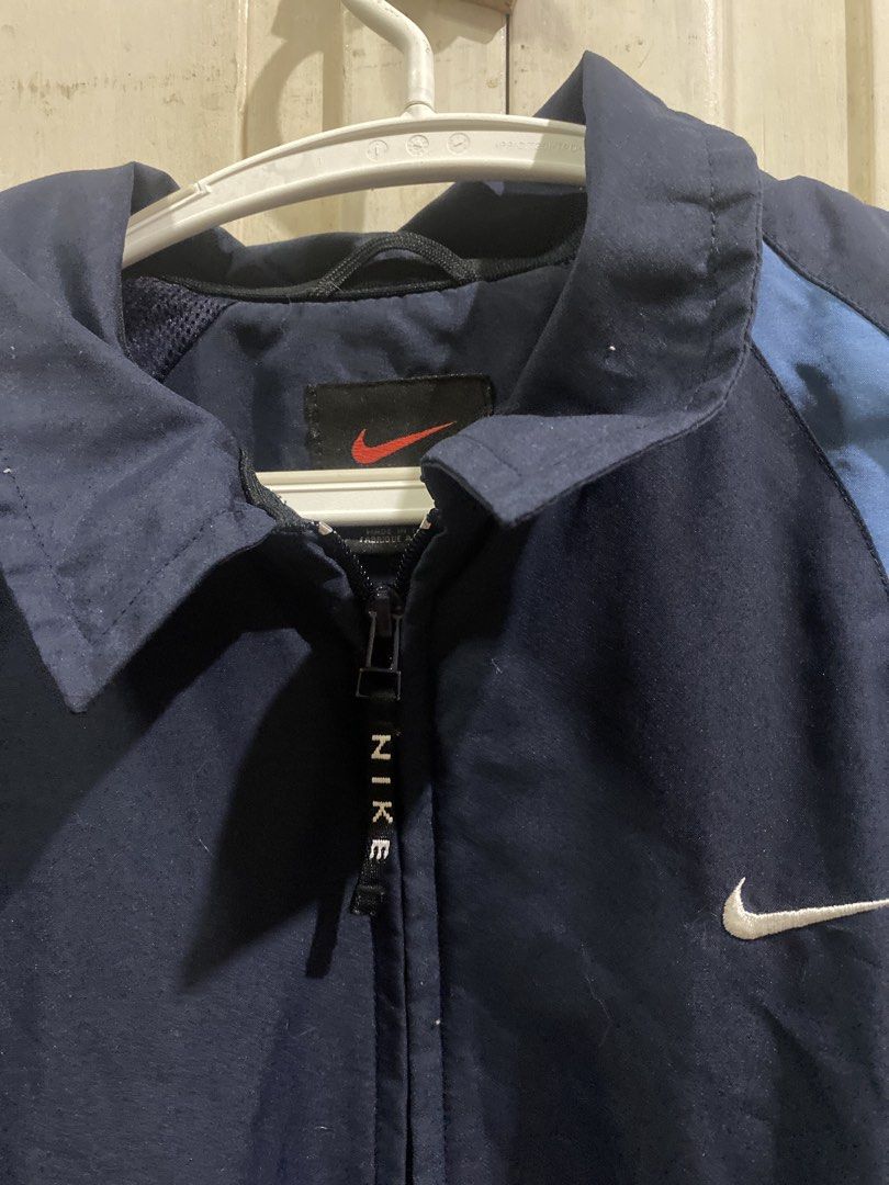Vintage Nike Navy Blue Track Jacket Size M (Category: Coats, Jackets and Outerwear) located in Cainta. Submitted by narraveranda (Listing ID 1466471424, Image 2). Description: .