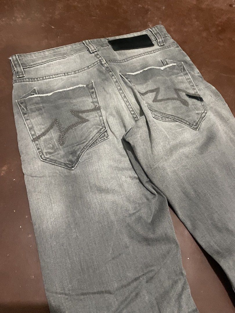 Vintage Parasuco Gray~Wash Bootcut (Category: Jeans) located in Malita. Submitted by ronnyboi (Listing ID 1466563562, Image 2). Description: W:32 L:44 T:11 H:8.5 Mine:500.