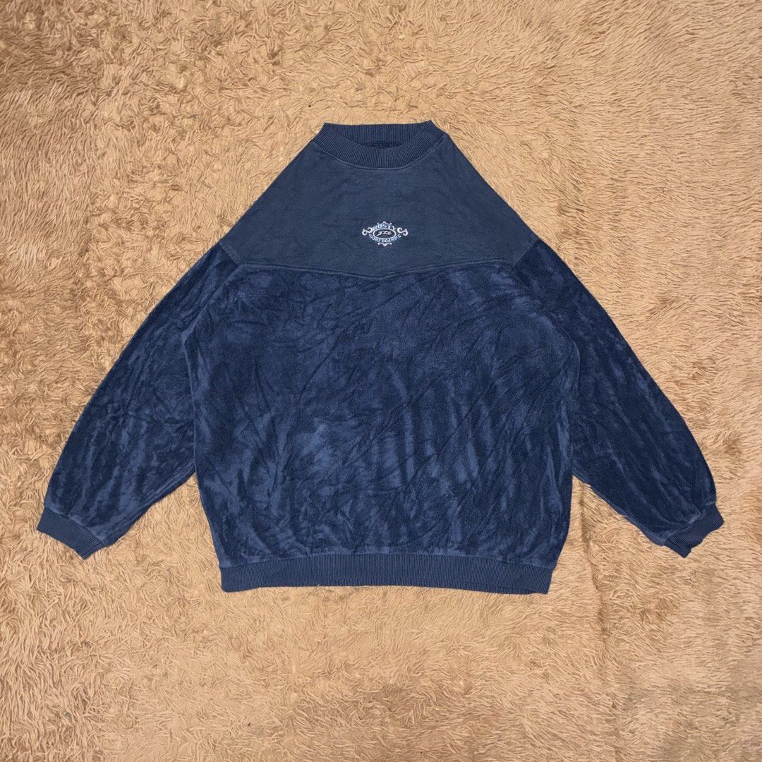 Vintage Rusty Surfboard Sweater (Category: Coats, Jackets and Outerwear) located in Nabua. Submitted by elevadoray (Listing ID 1466360890, Image 1). Description: Vintage Rusty Surfboard Sweater XL (27 x 32 Inches) Very Good Condition (9.5/10) P650.