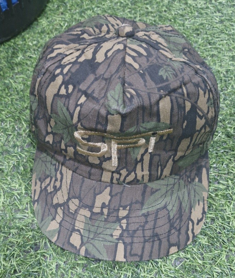 Vintage spt youngan snap cap (Category: Caps & Hats) located in Pili. Submitted by the_g_thrift (Listing ID 1466476509, Image 2). Description: adult need wash and holma.
