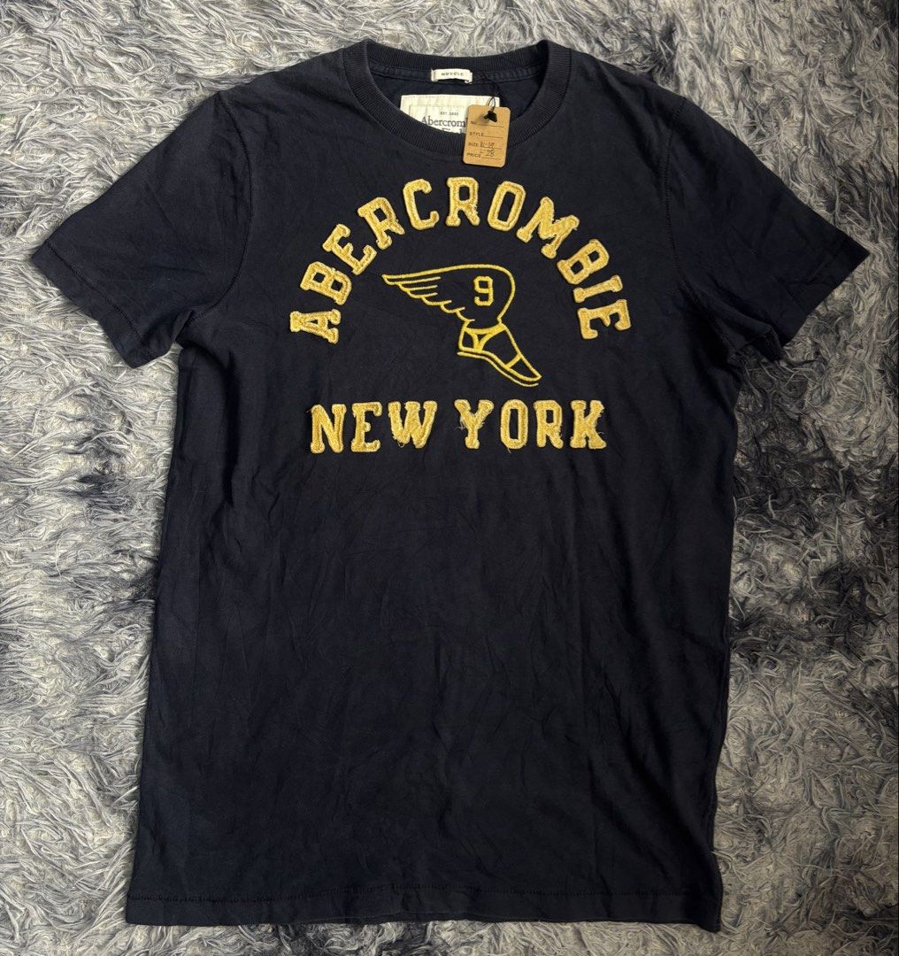Vintage tee (Category: Activewear) located in Legazpi City. Submitted by thesource052 (Listing ID 1466509382, Image 1). Description: ABERCROMBIE & FITCH MEDIUM W:19-20” L:28” Excellent VINTAGE.