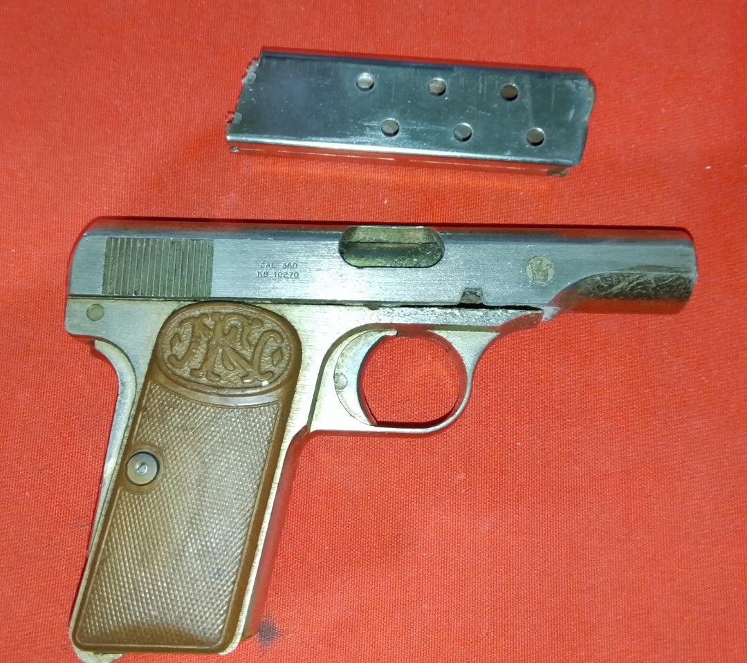 Vintage Toy/Replica Browning 1910 (Category: Vintage Collectibles) located in Santo Tomas. Submitted by retrotastic (Listing ID 1466360167, Image 1). Description: WW1 Browning 1910 REPLICA/TOY. Like real po sya. Made of heavy metal. very old so as is. comes with freebies 👍 Japan 🇯🇵🇯🇵🇯🇵.