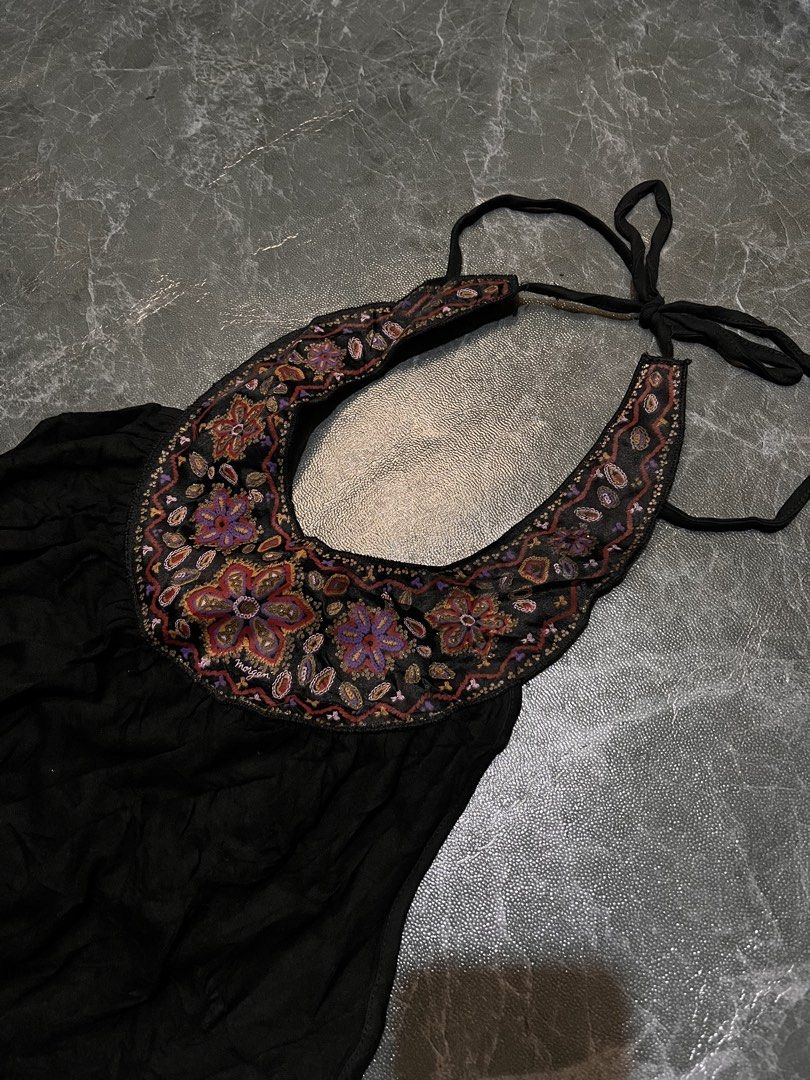 VINTAGE Y2k Morgan De toi (Category: Blouses) located in Valencia. Submitted by hunterxthrifter (Listing ID 1466517691, Image 2). Description: GOOD ASNEW SIZE SMALL NO ISSUE INCH?.