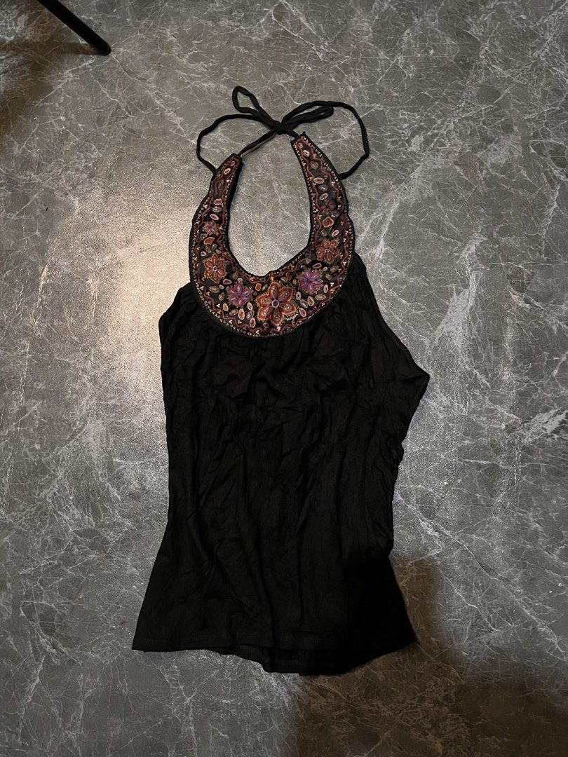 VINTAGE Y2k Morgan De toi (Category: Blouses) located in Valencia. Submitted by hunterxthrifter (Listing ID 1466517691, Image 1). Description: GOOD ASNEW SIZE SMALL NO ISSUE INCH?.
