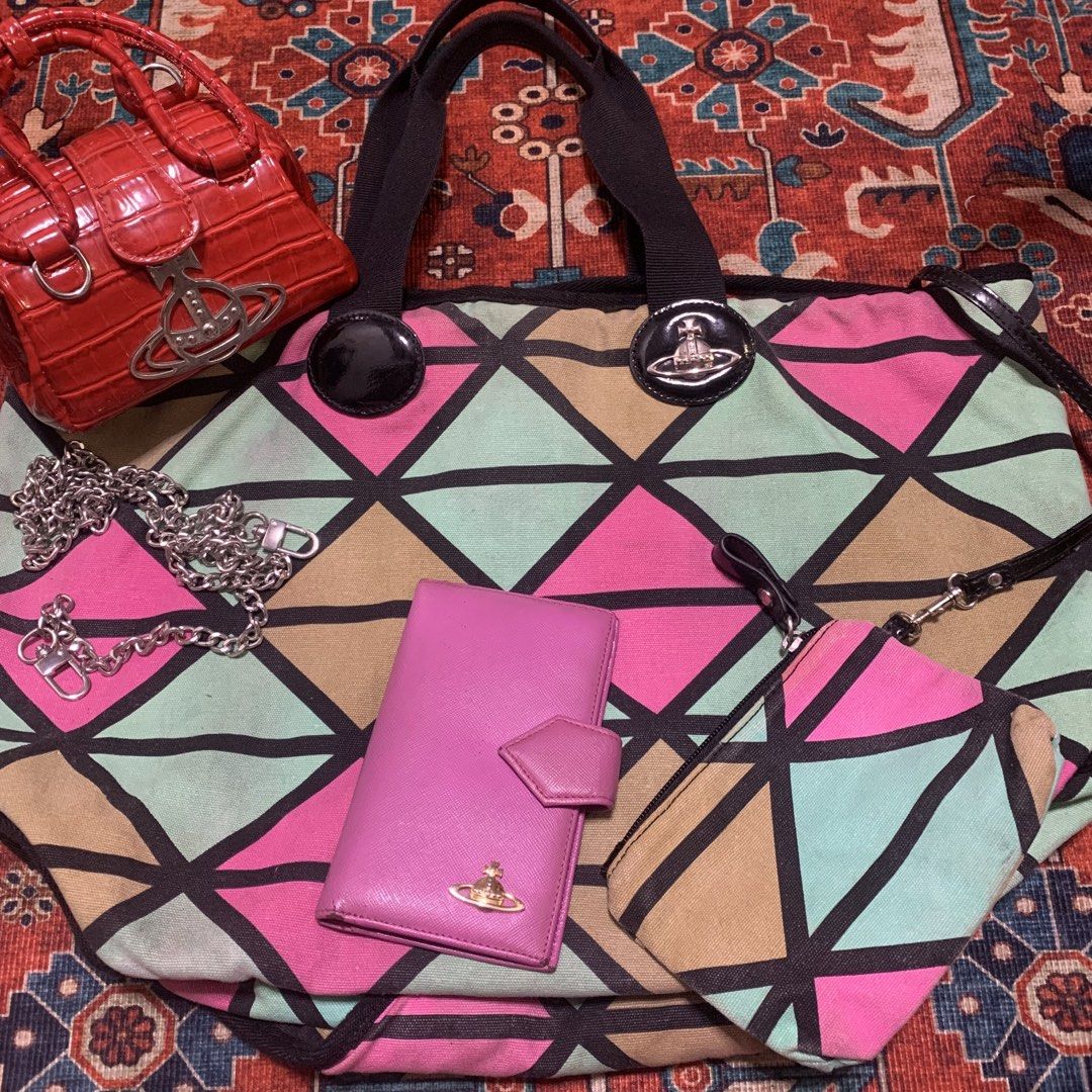 Vivienne westwood bundle (Category: Shoulder Bags) located in Quezon City. Submitted by hatlocker (Listing ID 1466435740, Image 1). Description: dm if interested .