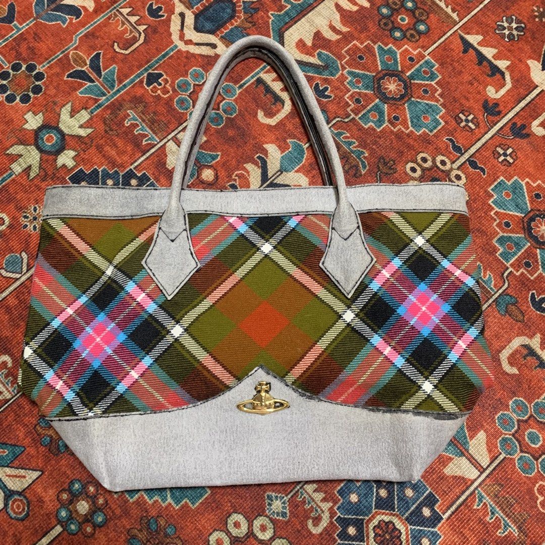 Vivienne westwood bundle (Category: Luxury Bags & Wallets) located in Quezon City. Submitted by hatlocker (Listing ID 1466436278, Image 3). Description: dm if interested .