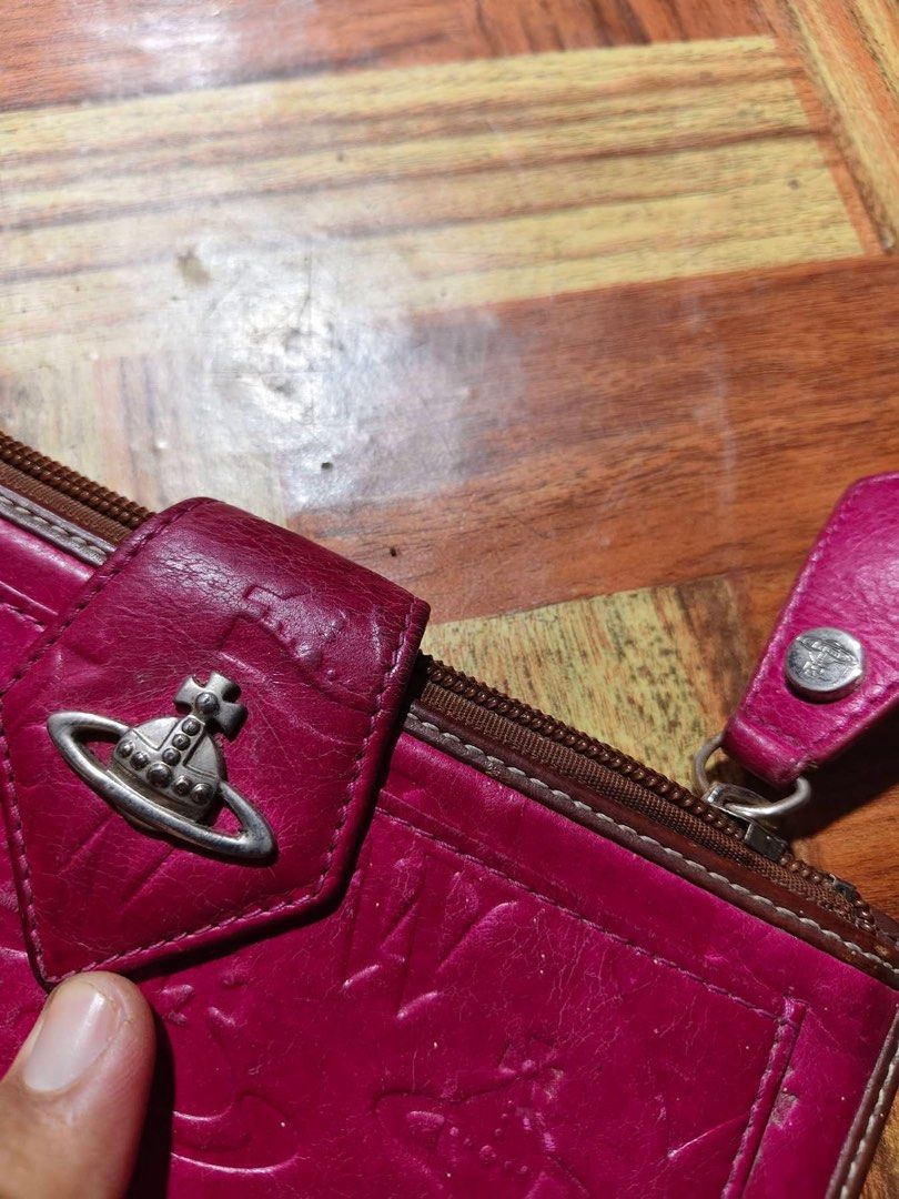 VIVIENNE WESTWOOD WALLET (Category: Luxury Bags & Wallets) located in Andop. Submitted by junjun_watanabe (Listing ID 1466495417, Image 3). Description: Auth excellent dm .