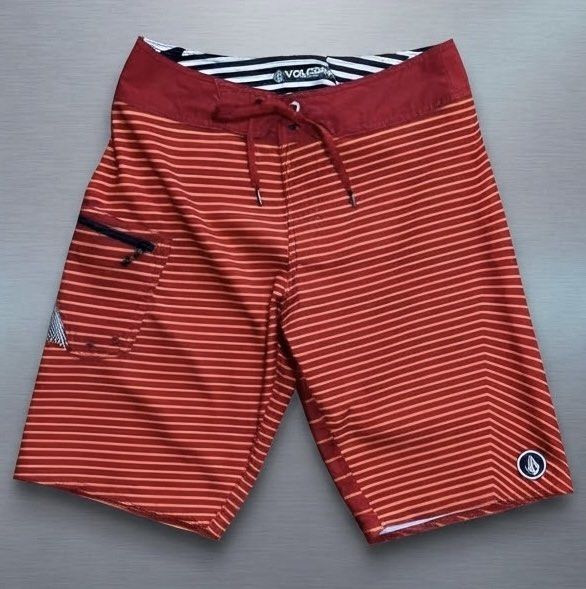 Volcom Board Shorts (Category: Swim Trunks & Board Shorts) located in Davao. Submitted by ckkb1821 (Listing ID 1466362088, Image 1). Description: Volcom Board Shorts Size 28 on tag fits to 31"W / 19"L / 9"hem Excellent condition, like new ₱799 only +SF.