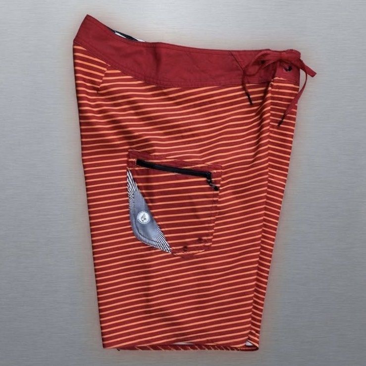 Volcom Board Shorts (Category: Swim Trunks & Board Shorts) located in Davao. Submitted by ckkb1821 (Listing ID 1466362088, Image 2). Description: Volcom Board Shorts Size 28 on tag fits to 31"W / 19"L / 9"hem Excellent condition, like new ₱799 only +SF.