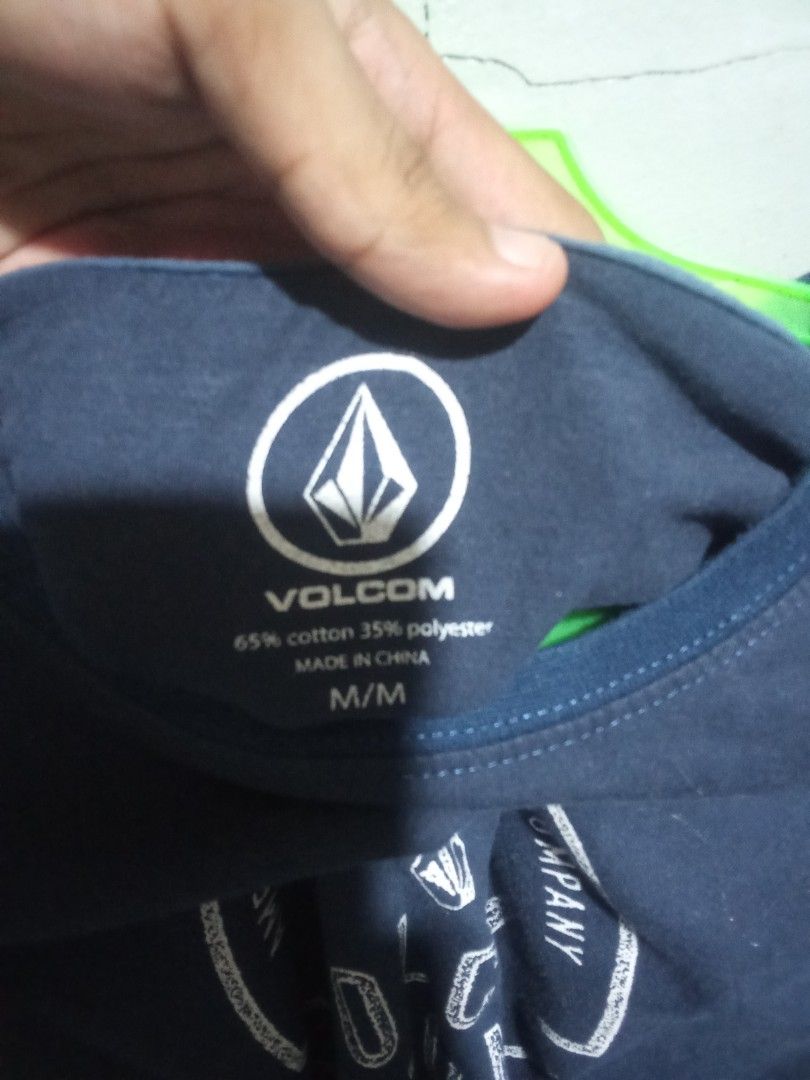 Volcom Graphic Tee (Category: Tshirts & Polo Shirts ) located in Baybay. Submitted by daleemanyuwel (Listing ID 1466503489, Image 2). Description: excellent condition no stain or holes 28x20 can ship nationwide via j and t.
