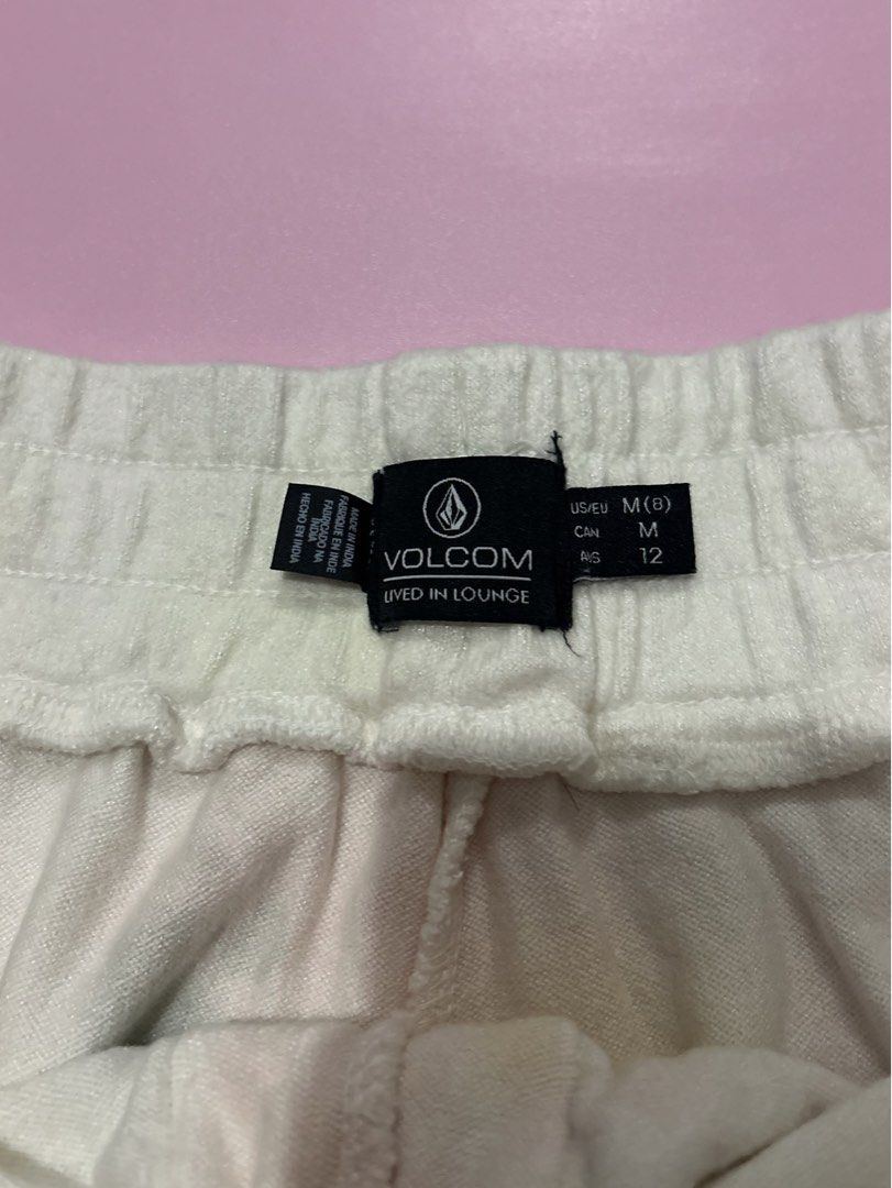 Volcom Lounge Short (Category: Activewear) located in Manila. Submitted by chen_clybelles (Listing ID 1466490856, Image 2). Description: .