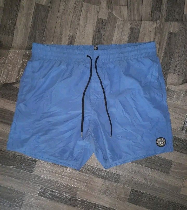 VOLCOM MEN'S ABOVE THE KNEE BEACH SHORT (Category: Shorts) located in Mandaue City. Submitted by indayftjesiediva (Listing ID 1466441443, Image 3). Description: VOLCOM MEN'S ABOVE THE KNEE BEACH SHORT XL 36 LENGHT 16.5 EXCELLENT CONDITION COLOR RATE 9.8/10 NEEDWASH MINE 350 + SF ONLY 🔥 DM IF INTERESTED 📩.