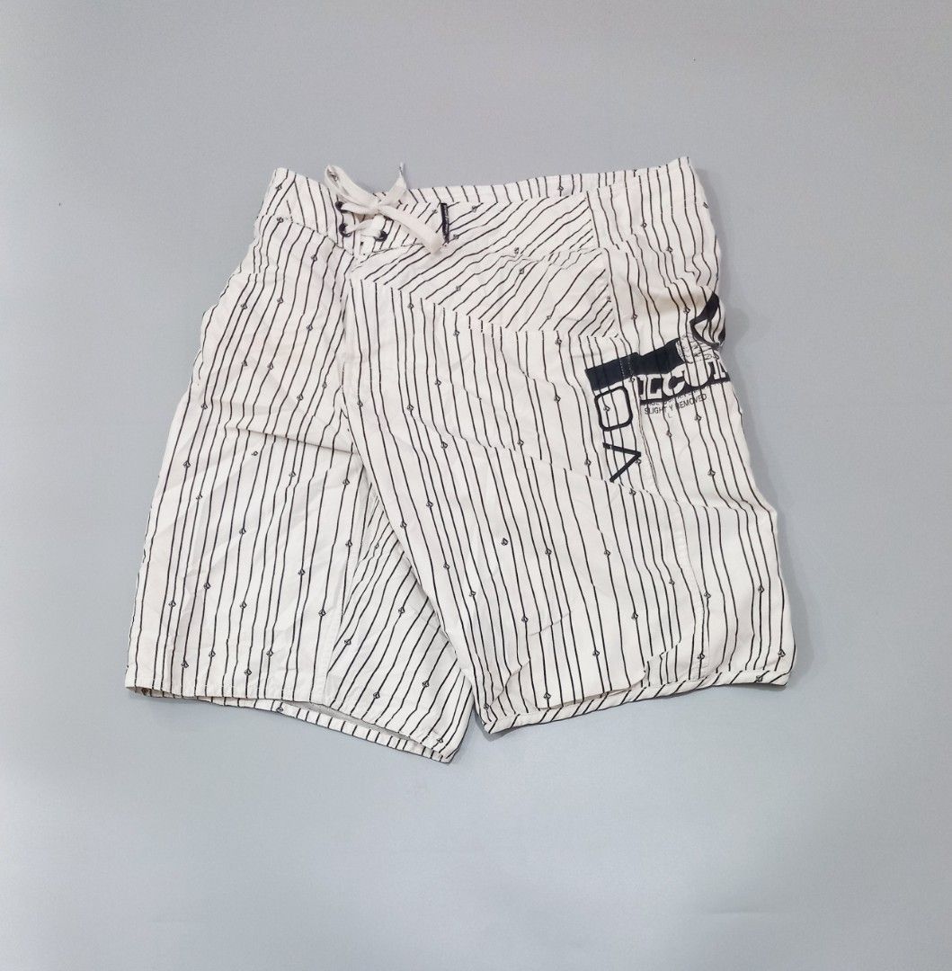 Volcom Pinstripe Board Shorts (Category: Swim Trunks & Board Shorts) located in Cebu City. Submitted by MrLiks_123 (Listing ID 1466457081, Image 2). Description: Volcom pinstriped aop men's board shorts Size 34 / length 21 Excellent condi! Cebu location Dm📍.