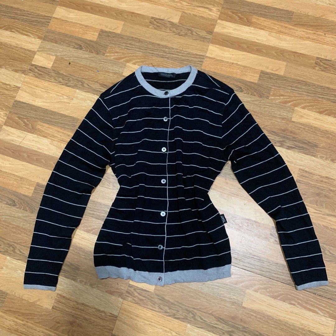 VON DUTCH CARDIGAN (Category: Coats, Jackets and Outerwear) located in Valencia. Submitted by kentmorgia.462 (Listing ID 1466337351, Image 1). Description: .