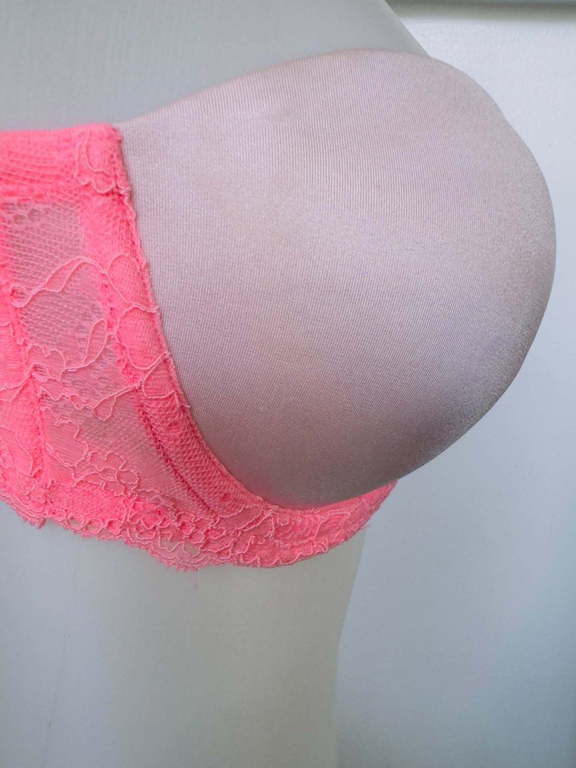 vs pink pushup lacee 36A (Category: Undergarments & Loungewear) located in San Jose. Submitted by 99ners (Listing ID 1466557890, Image 3). Description: .