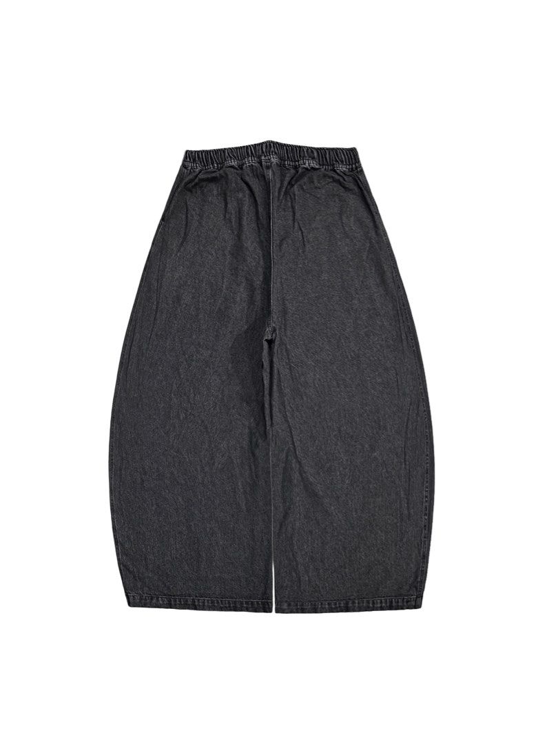 WASHED BLACK BIG POCKET BARREL JEANS (Category: Jeans) located in Subic. Submitted by kidfrom00s (Listing ID 1466397156, Image 2). Description: WASHED BLACK BIG POCKET BARREL JEANS 30” to 36” WIDTH 38” LENGTH 17” THIGH 11.5” HEM.