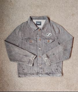 (Category: ) located in . Submitted by secondarygarments (Listing ID 1466382930, Image 1). Description: .